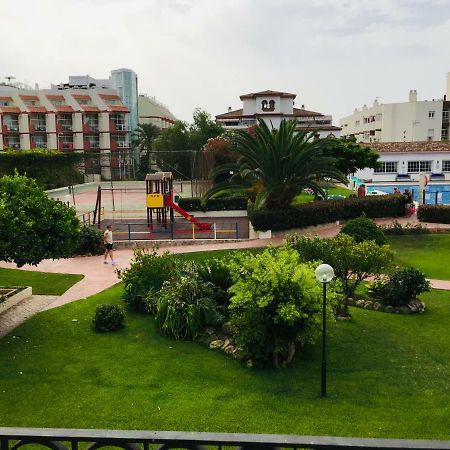 Carihuela Palace Beach Apartment Torremolinos Exterior photo